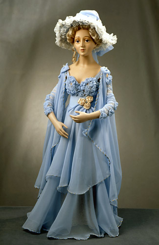 Фарфоровая кукла «Дама в голубом»