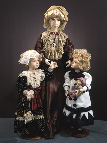Фарфоровые куклы «Бабушка и внучки»